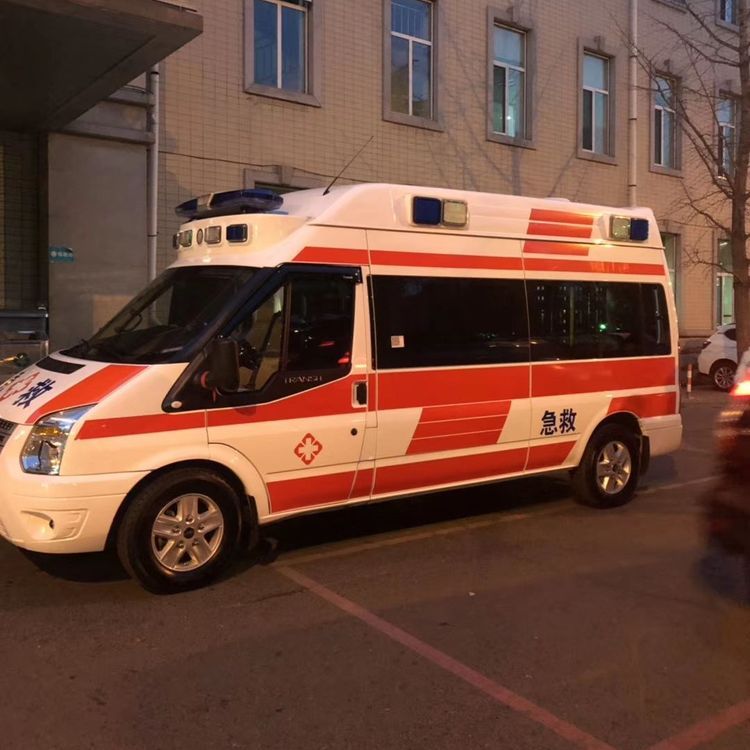 陆川夜间租赁救护车护送病人转院：安全转运的 8 大核心注意事项